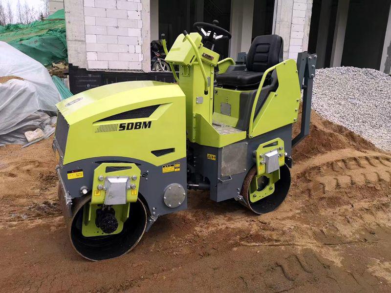 奔馬小型壓路機(jī)土方壓實(shí)、溝槽回填施工案例